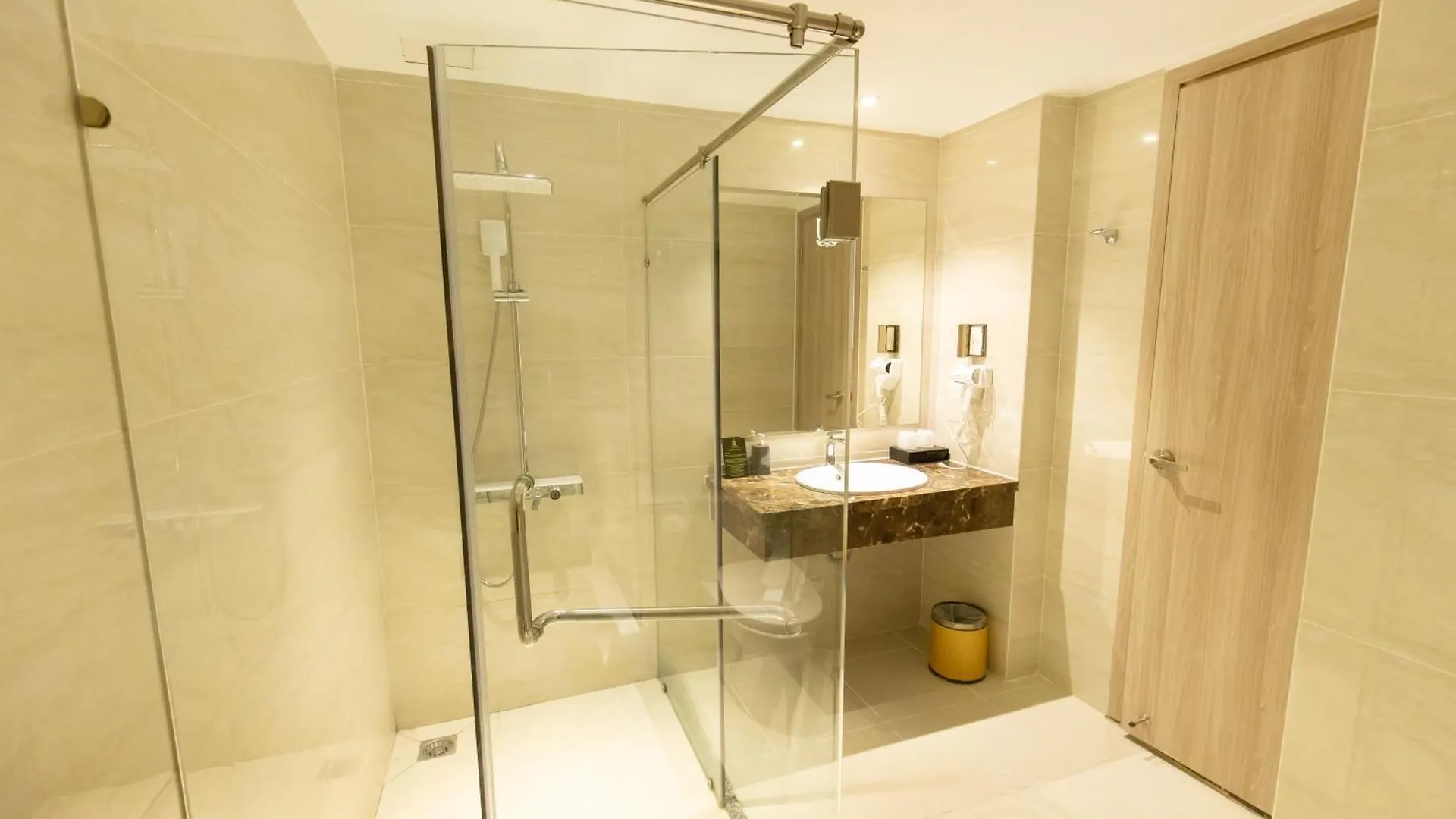 Nicecy Suite Hotel & Spa Hô Chi Minh-Ville 4*,  Vietnam